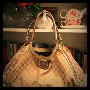 🌹🍃Authentic GUCCI Hobo🍃🌹